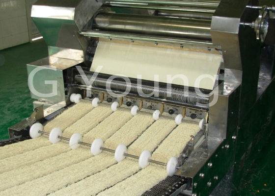 中国 50-100g / 200ケーキの即席めん類の生産ライン000ケーキ800mmのローラーによって揚げられている袋 サプライヤー