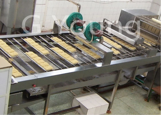 50-100g / 200ケーキの即席めん類の生産ライン000ケーキ800mmのローラーによって揚げられている袋 サプライヤー